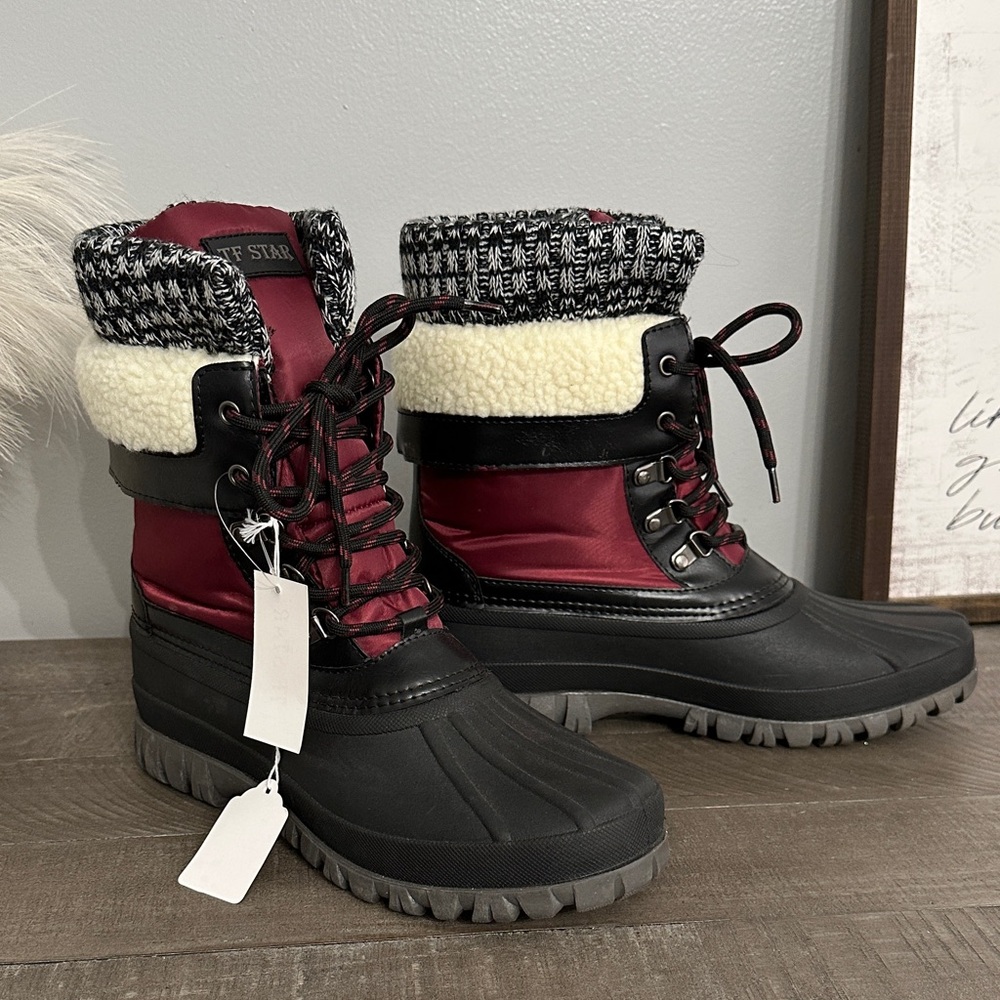 Women’s Burgundy and Black Lace-Up Insulated Winter Boots with Sherpa Collar